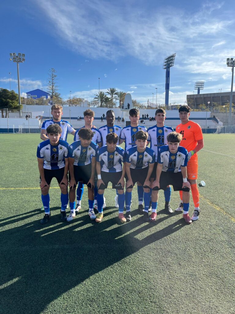 Once del Juvenil B en el partido contra el Barrio Obrero