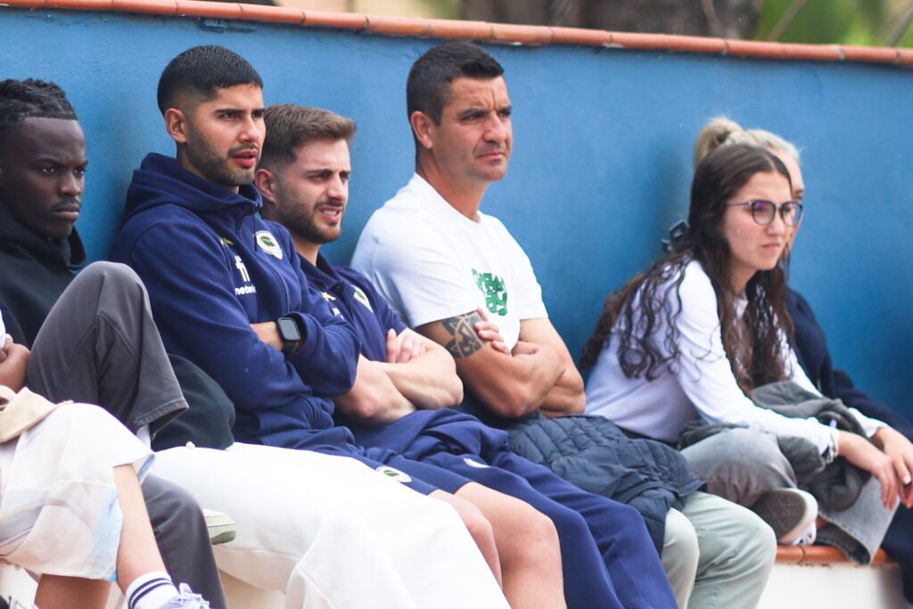 Rubén Torrecilla viendo al Juvenil A