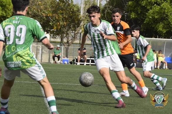 Adrián Gil será nuevo fichaje para el centro del campo del Juvenil A