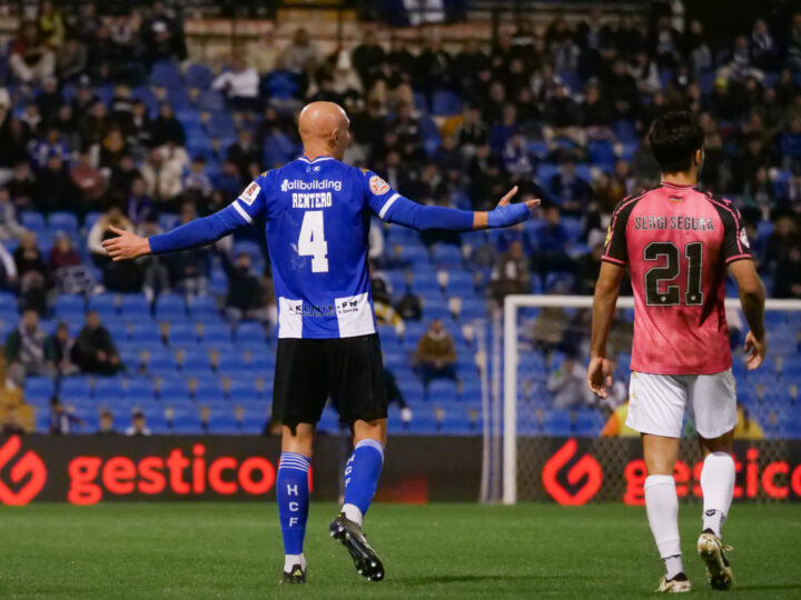 El Hércules es castigado en exceso por el Sabadell tras un bochorno arbitral (1-5)