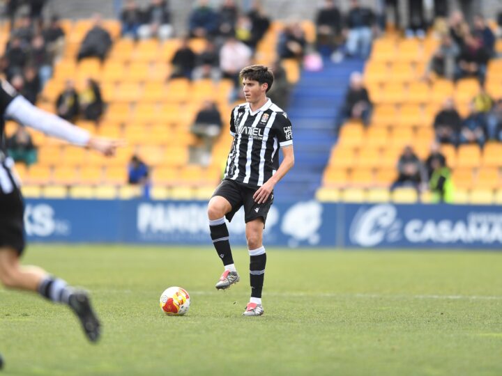 Álex Fidalgo, refuerzo para el centro del campo
