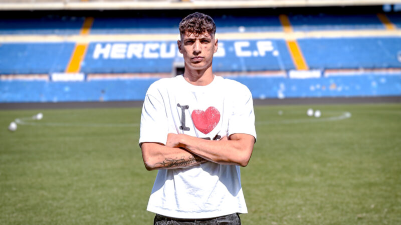 Saúl Puigcerver, contundencia y buena salida de balón para el Hércules B