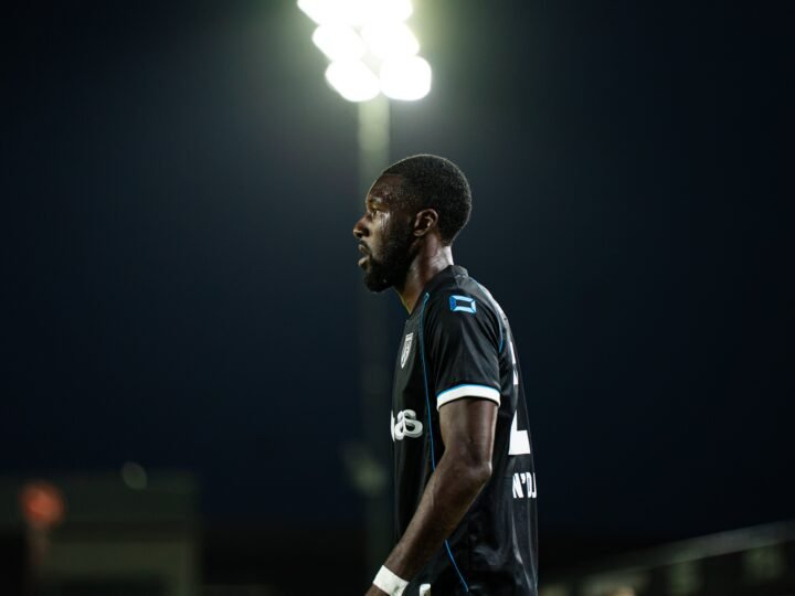 Jean-Paul N’Djoli: «Antes tenía unas ideas que eran más de fútbol antiguo. Pensaba más en divertir a la gente que en ser potente y eficiente»